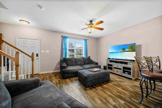 6808 Carrington Lane, Fort Worth, TX 76137