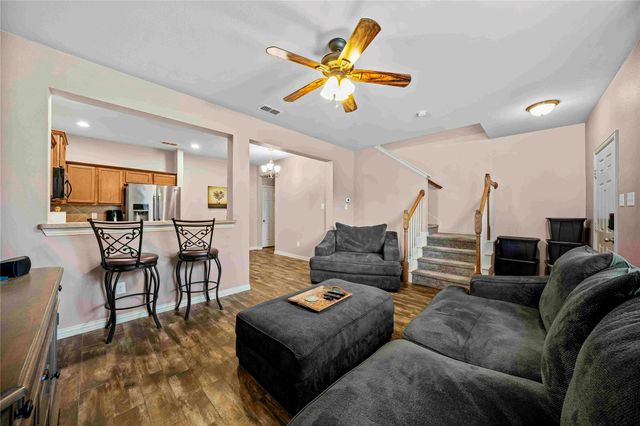 6808 Carrington Lane, Fort Worth, TX 76137