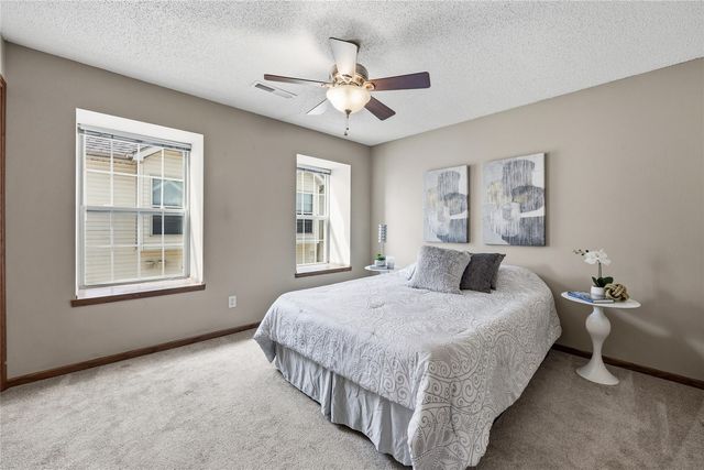 805 Blue Sky Drive 301, North Liberty, IA 52317