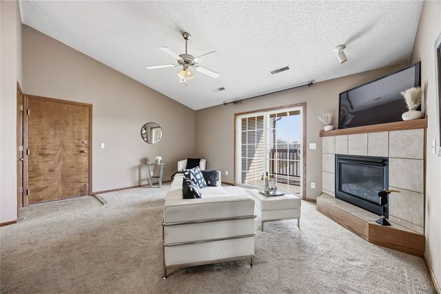 805 Blue Sky Drive 301, North Liberty, IA 52317
