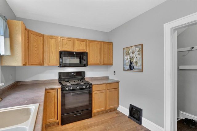 953 Oak Street, Beloit, WI 53511