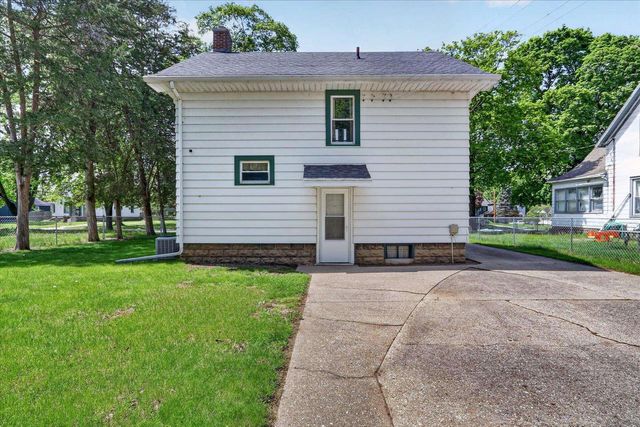 953 Oak Street, Beloit, WI 53511