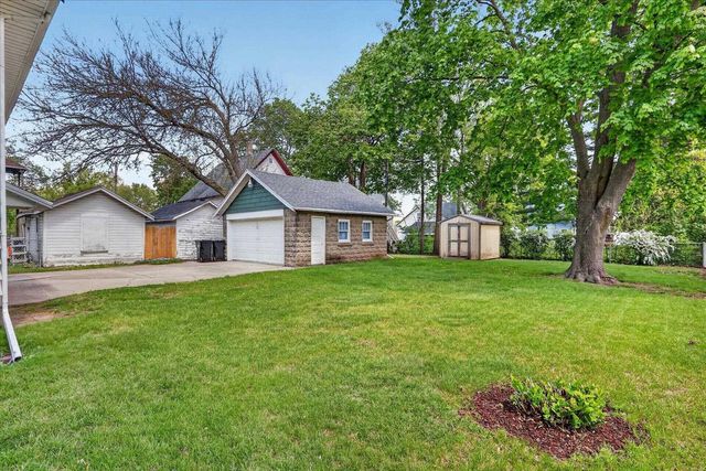 953 Oak Street, Beloit, WI 53511