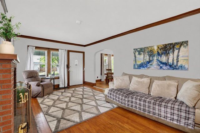 953 Oak Street, Beloit, WI 53511