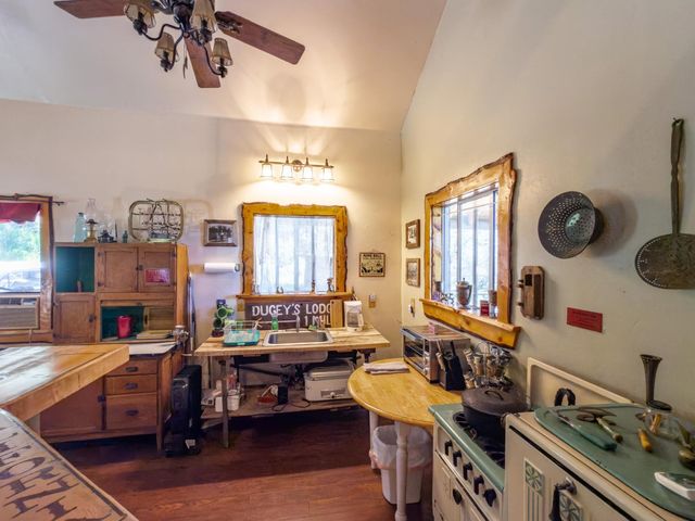 51571 Coyote Ridge Road, Oakhurst, CA 93644