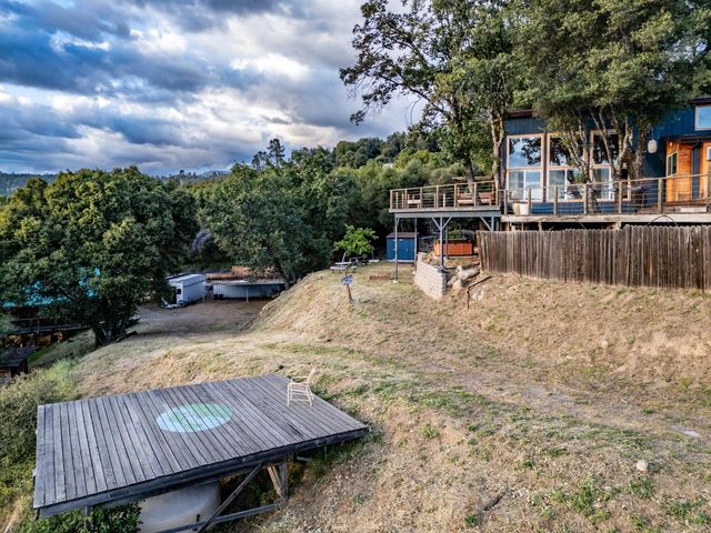 51571 Coyote Ridge Road, Oakhurst, CA 93644