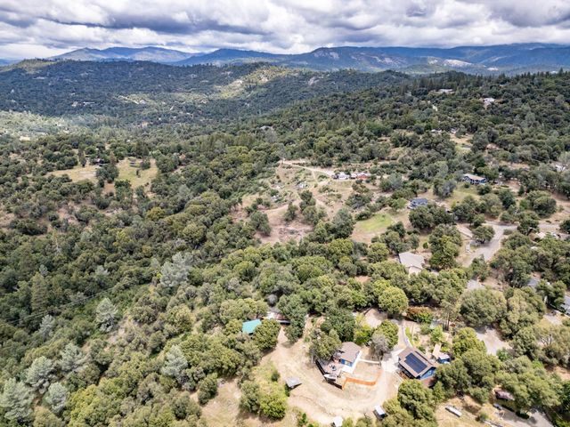 51571 Coyote Ridge Road, Oakhurst, CA 93644