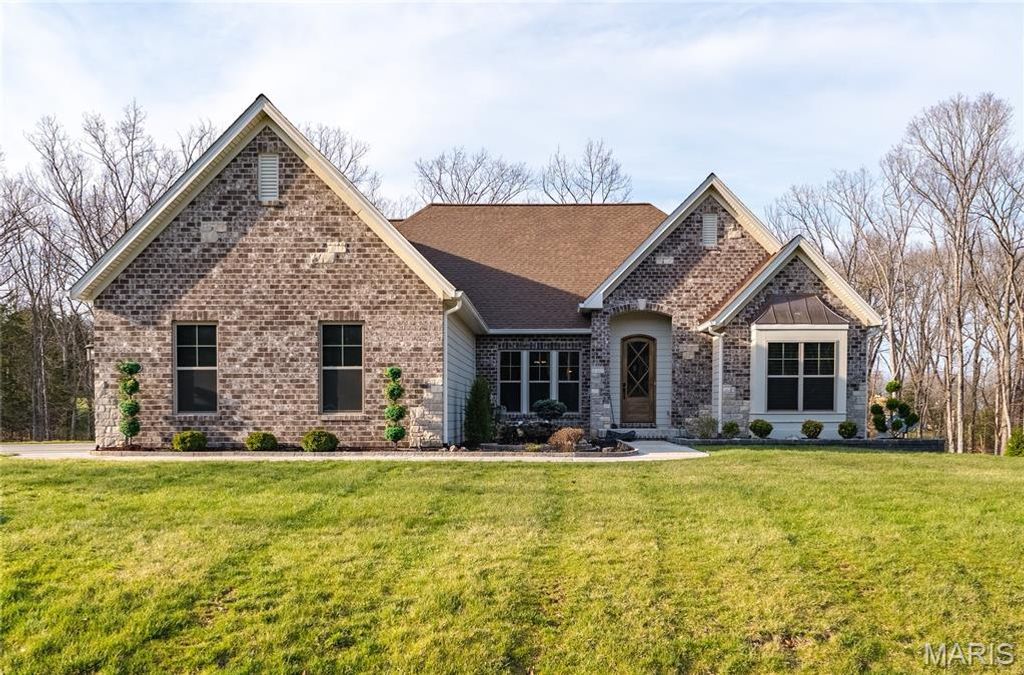 150 Delcreek Estates Drive, Foristell, MO 63348