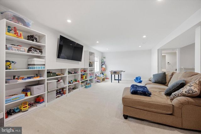 534 SATIVA DR, Honey Brook, PA 19344