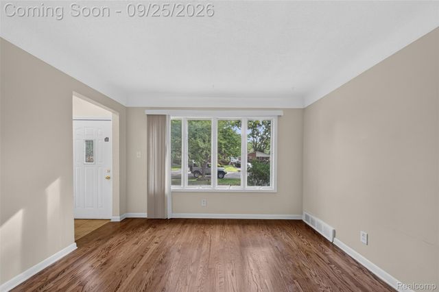 19361 Saint Francis Street, Livonia, MI 48152