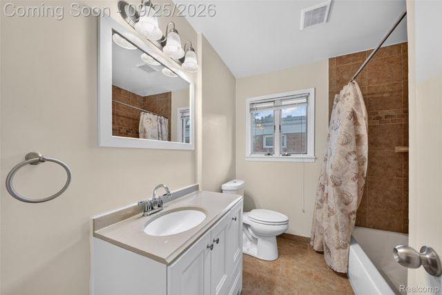 19361 Saint Francis Street, Livonia, MI 48152