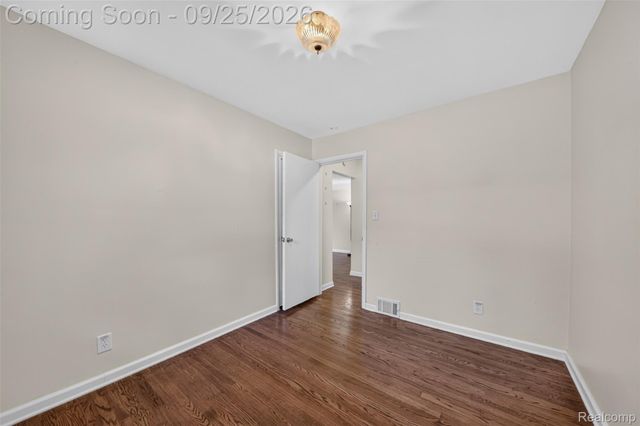 19361 Saint Francis Street, Livonia, MI 48152