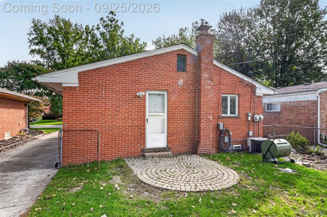 19361 Saint Francis Street, Livonia, MI 48152
