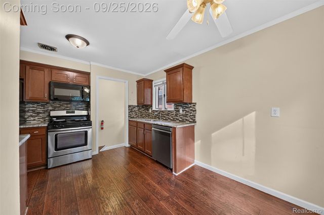 19361 Saint Francis Street, Livonia, MI 48152
