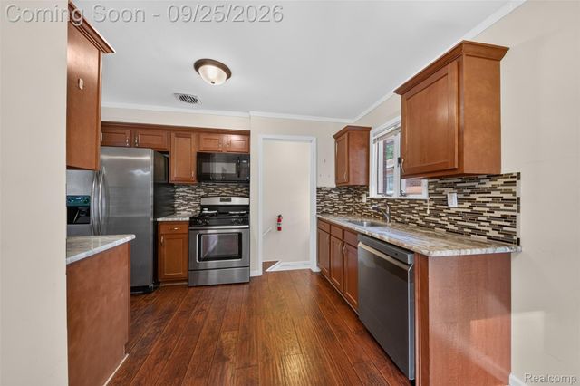 19361 Saint Francis Street, Livonia, MI 48152