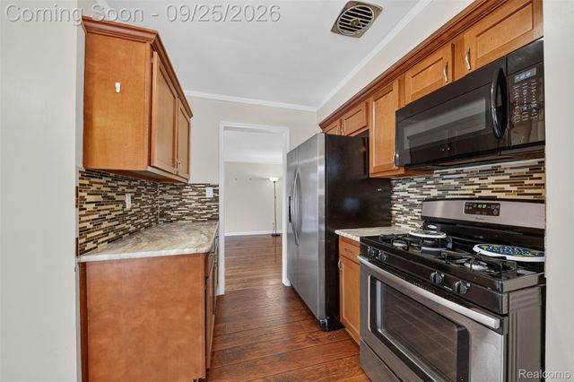 19361 Saint Francis Street, Livonia, MI 48152