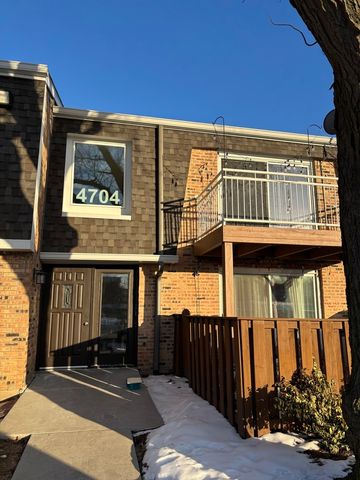 4704 Euclid Avenue 2D, Rolling Meadows, IL 60008