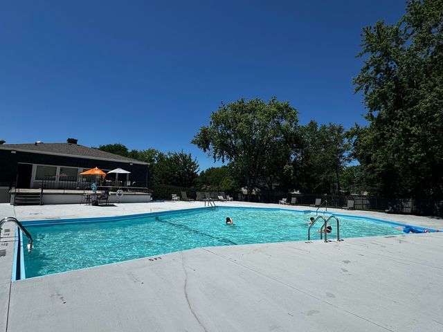 4704 Euclid Avenue 2D, Rolling Meadows, IL 60008