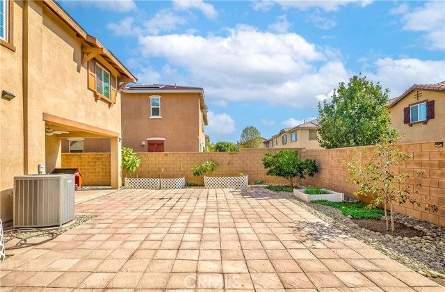 15581 Curry, Fontana, CA 92336