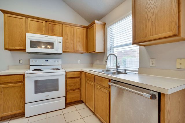 2008 Lamprey Circle, Denton, TX 76210
