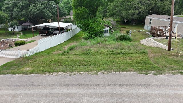 8111 Fawn Circle, Granbury, TX 76049