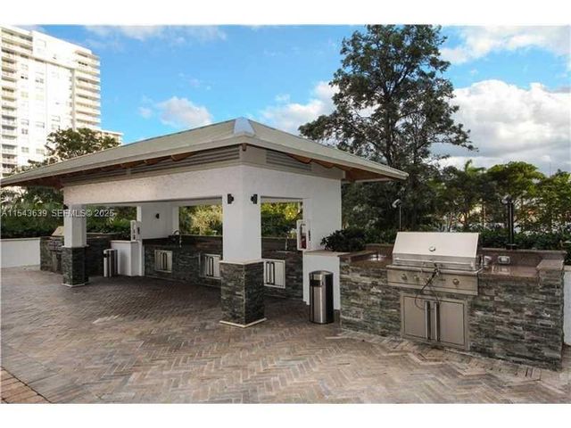 2801 NE 183rd Street 2103W, Aventura, FL 33160