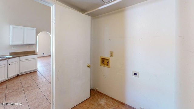 4591 S Laredo Court, Tucson, AZ 85730