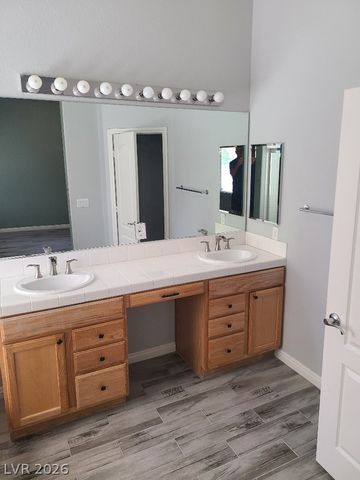 9013 Rusty Rifle Avenue, Las Vegas, NV 89143