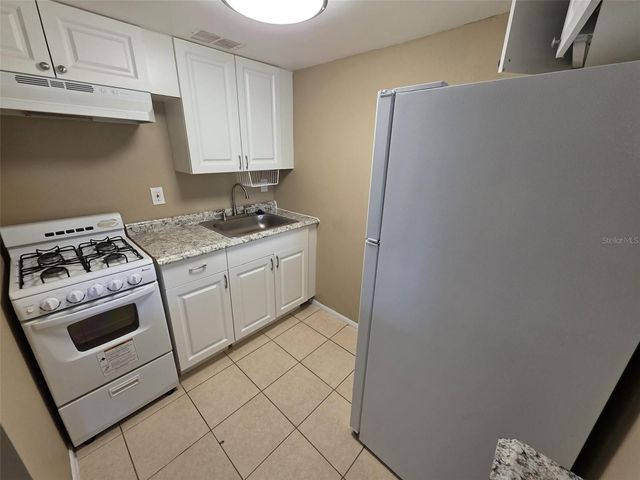139 OYSTER BAY CIRCLE 220, Altamonte Springs, FL 32701