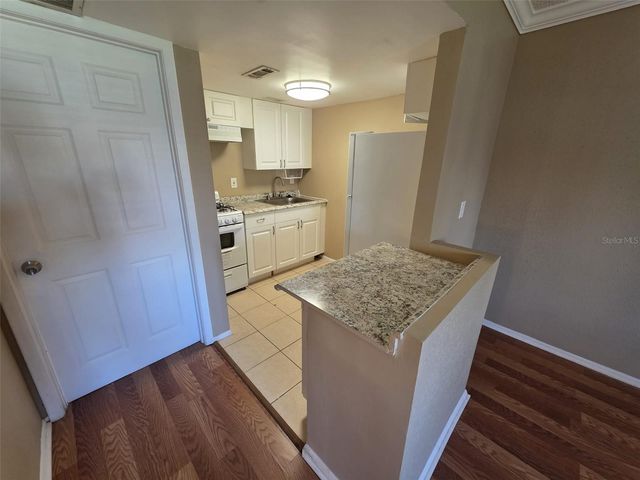 139 OYSTER BAY CIRCLE 220, Altamonte Springs, FL 32701