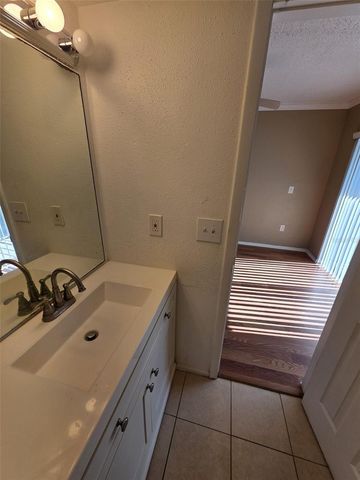 139 OYSTER BAY CIRCLE 220, Altamonte Springs, FL 32701