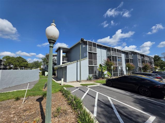 139 OYSTER BAY CIRCLE 220, Altamonte Springs, FL 32701