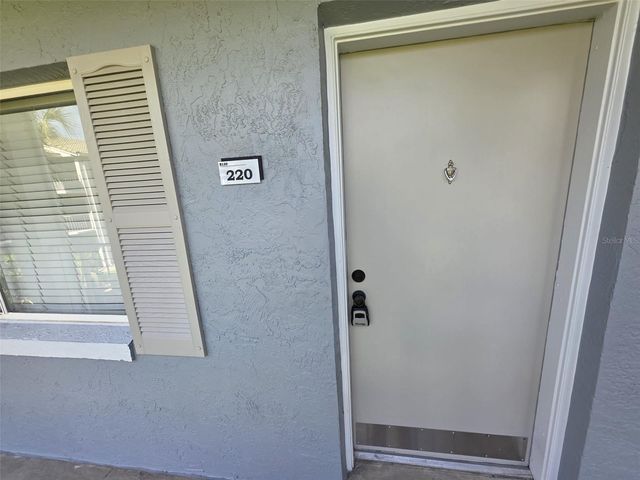 139 OYSTER BAY CIRCLE 220, Altamonte Springs, FL 32701