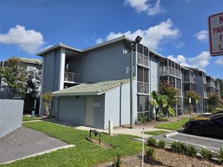139 OYSTER BAY CIRCLE 220, Altamonte Springs, FL 32701