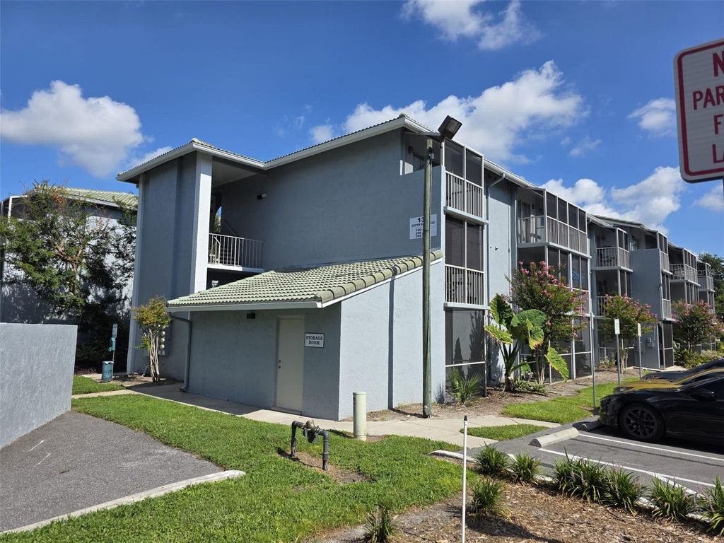 139 OYSTER BAY CIRCLE 220, Altamonte Springs, FL 32701