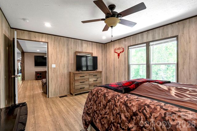 87 Horseback Lane, Marshall, NC 28753