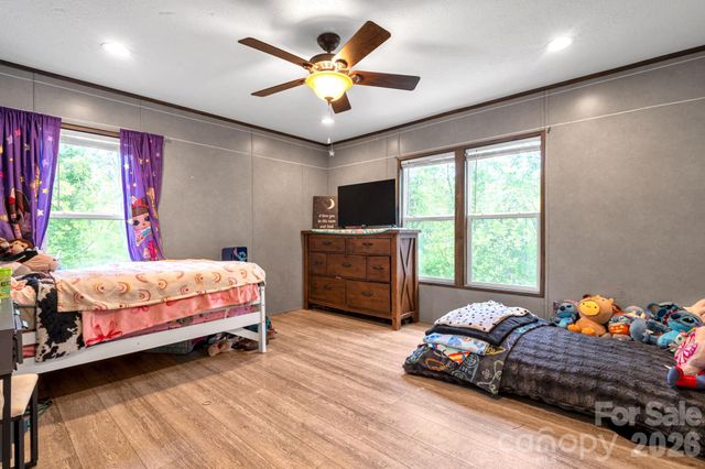 87 Horseback Lane, Marshall, NC 28753