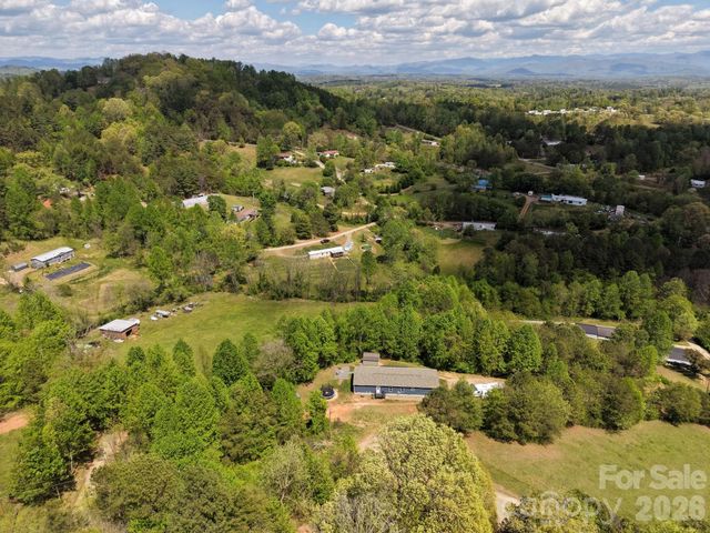 87 Horseback Lane, Marshall, NC 28753