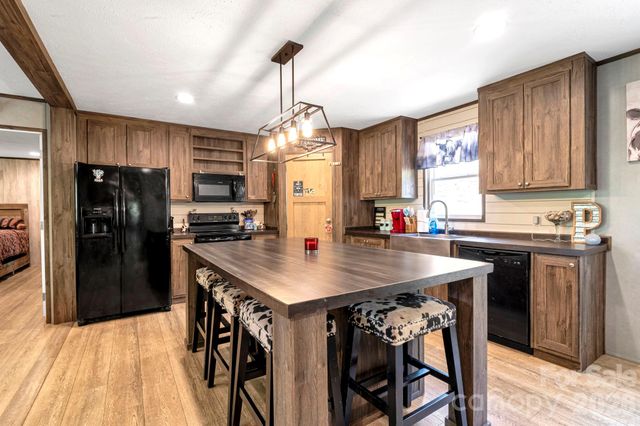 87 Horseback Lane, Marshall, NC 28753