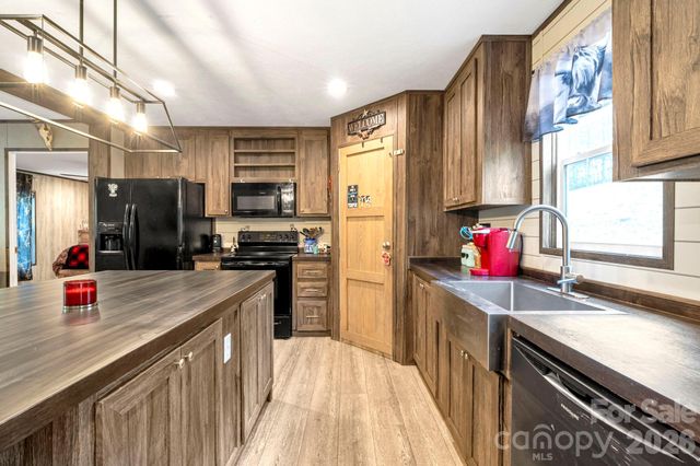 87 Horseback Lane, Marshall, NC 28753