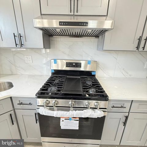 7219 LARGE ST, Philadelphia, PA 19149