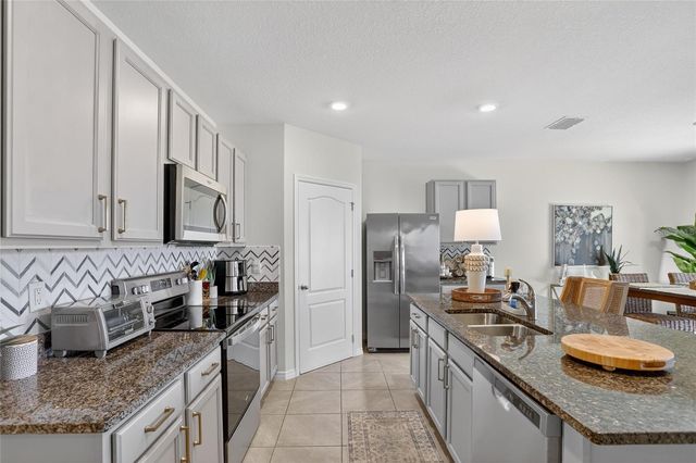 5211 MAHOGANY DRIVE, Mount Dora, FL 32757