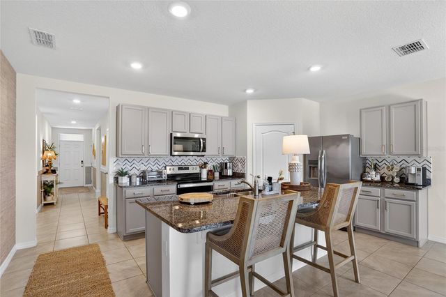 5211 MAHOGANY DRIVE, Mount Dora, FL 32757