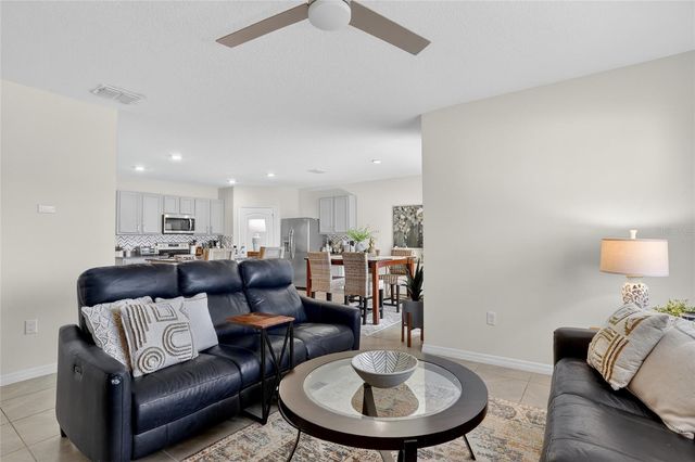 5211 MAHOGANY DRIVE, Mount Dora, FL 32757