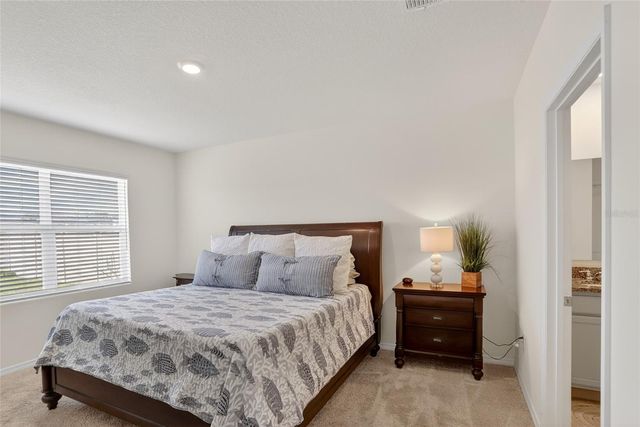 5211 MAHOGANY DRIVE, Mount Dora, FL 32757