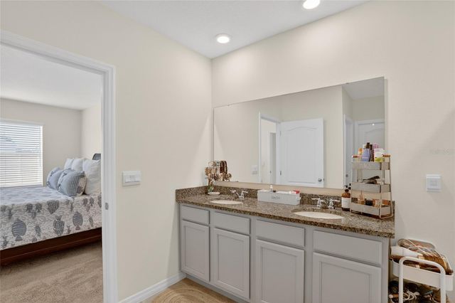 5211 MAHOGANY DRIVE, Mount Dora, FL 32757