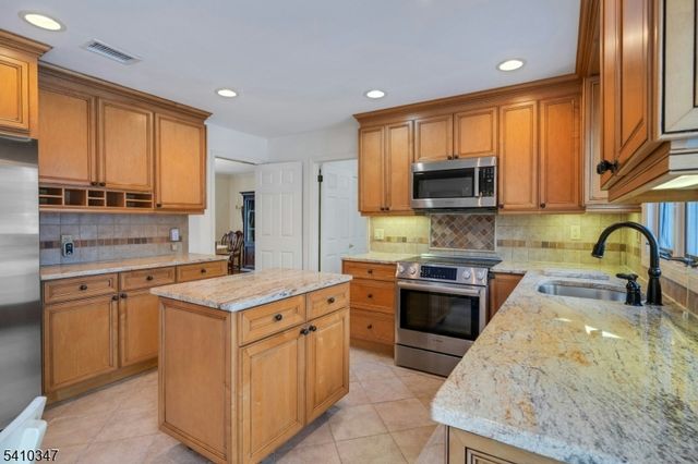 115 Berkeley Circle, Bernards Twp., NJ 07920