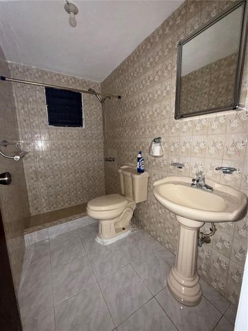 Inocencio Cruz 3RA EXTENCIÓN VILLA CAROLINA 132-42C, Carolina, PR 00985