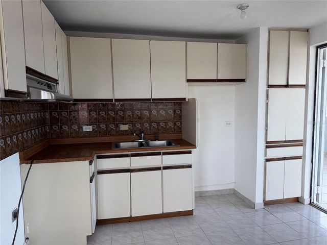 Inocencio Cruz 3RA EXTENCIÓN VILLA CAROLINA 132-42C, Carolina, PR 00985