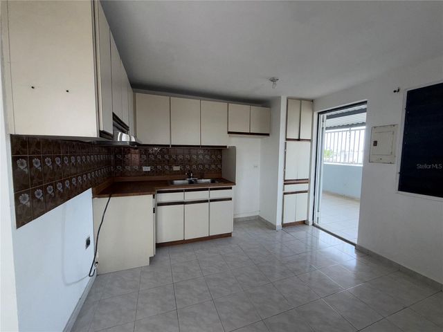 Inocencio Cruz 3RA EXTENCIÓN VILLA CAROLINA 132-42C, Carolina, PR 00985